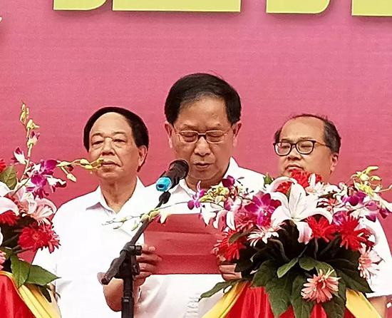 江蘇省自行(háng)車電動車協會理(li)事長陸金龍先生(shēng)