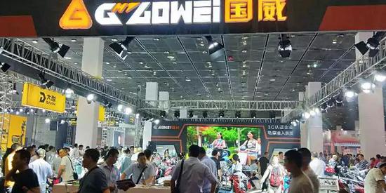 國(guo)威展台人氣火爆(bao)！