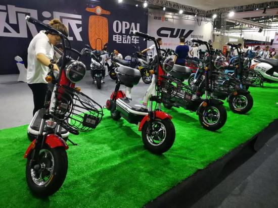 歐派電動車展台(tái)